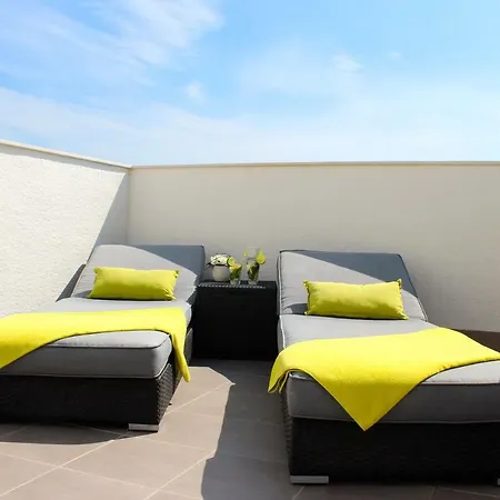 Penthouse Oasis *